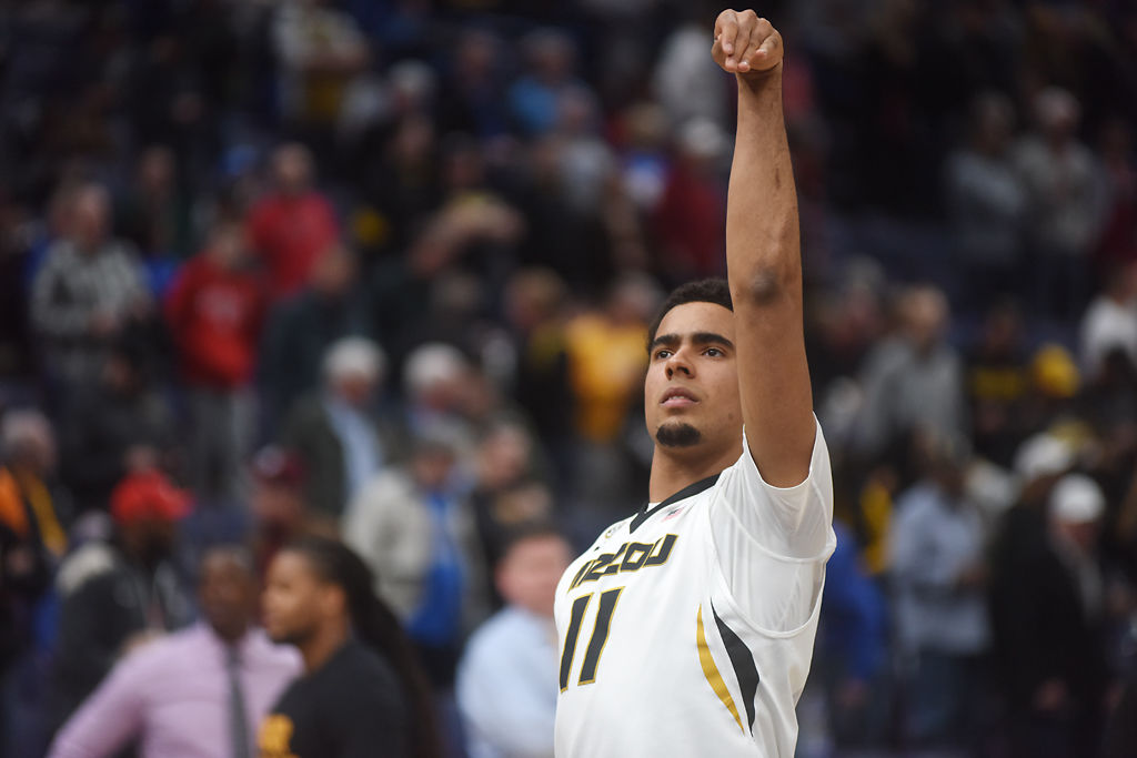 Jontay Porter shoots the ball (copy)